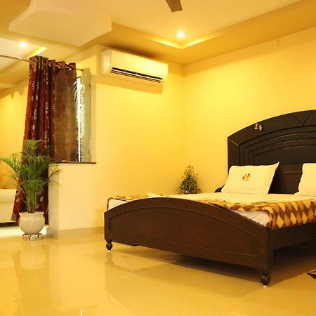 Hotel Sri Grands Rajahmundry Ngoại thất bức ảnh