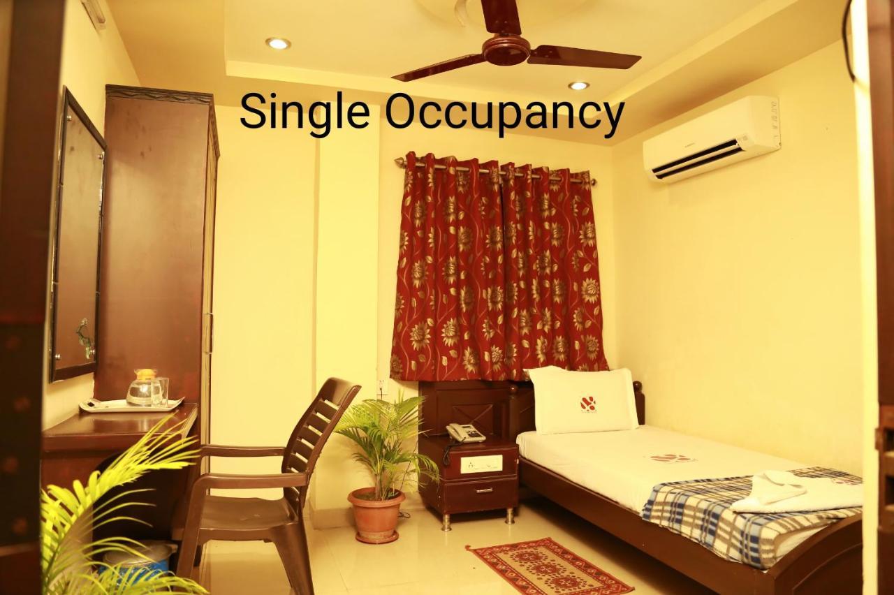 Hotel Sri Grands Rajahmundry Ngoại thất bức ảnh