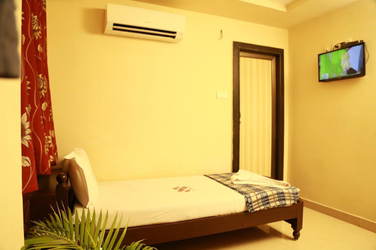 Hotel Sri Grands Rajahmundry Ngoại thất bức ảnh