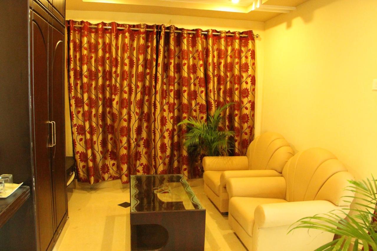 Hotel Sri Grands Rajahmundry Ngoại thất bức ảnh
